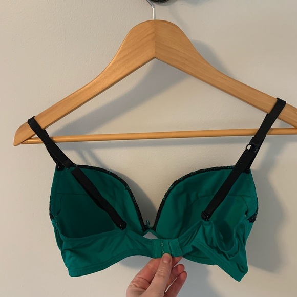 LA SENZA | Emerald and Lace Push-up Bra - Picture 3 of 4